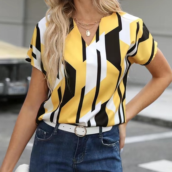 EUC Yellow Black White Geometrical Short Sleeve Blouse - Picture 2 of 4